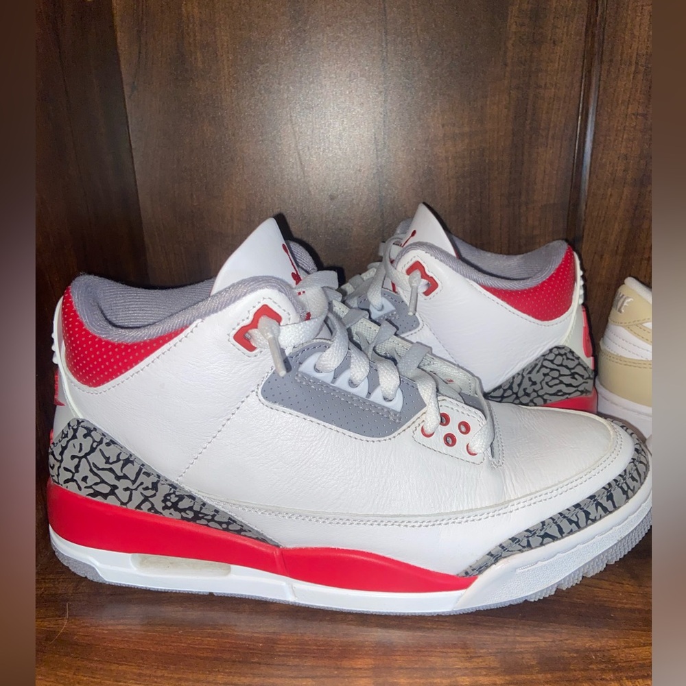 Jordan 3 Fire Red